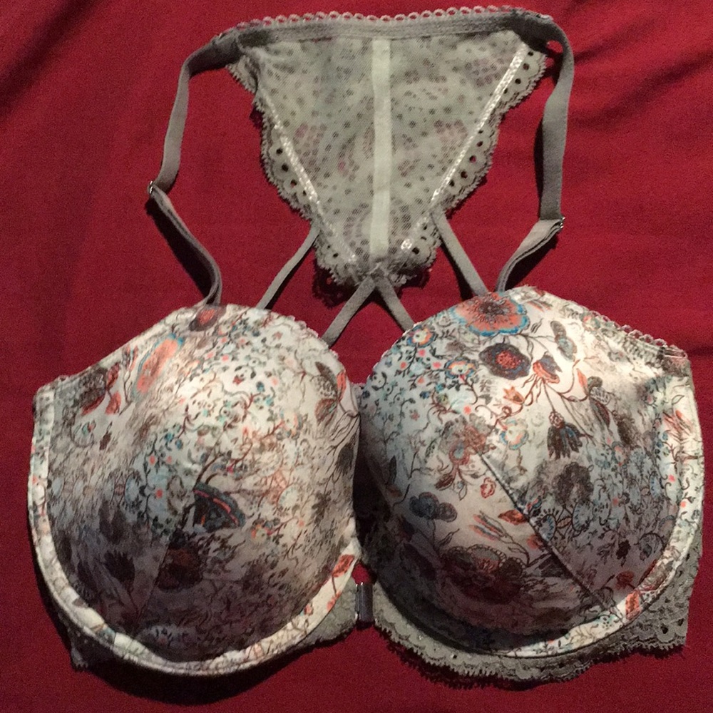 Victoria’s Secret Bra.